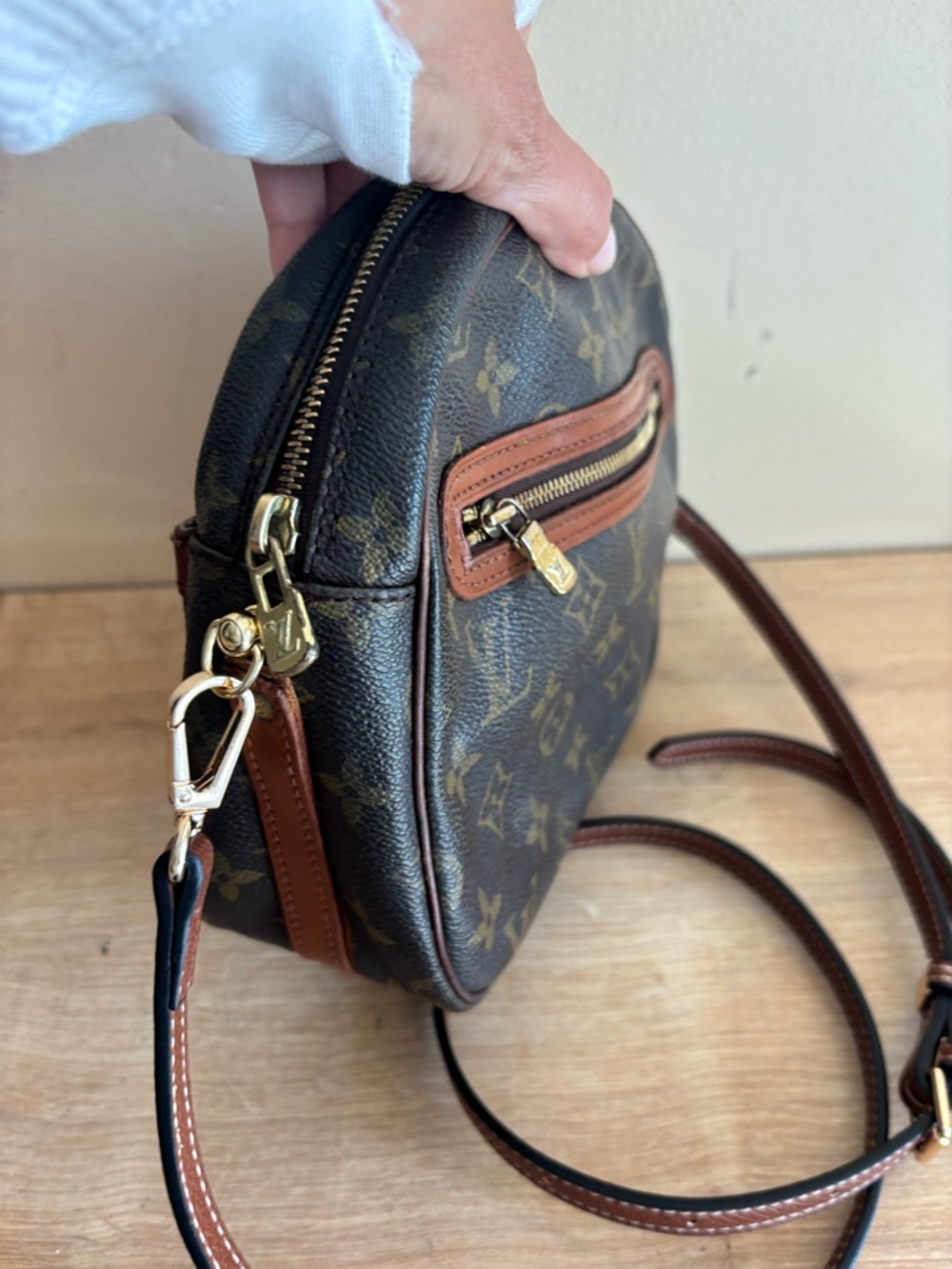 Authentic Louis Vuitton crossbody bag monogram - Picture 10 of 14